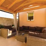 Three-bedroom In Feriehus