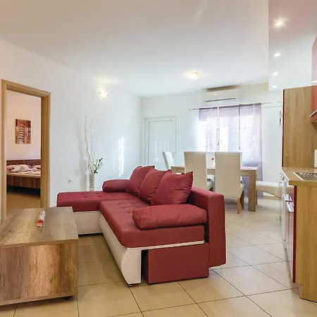 Three-bedroom In Dom wakacyjny *