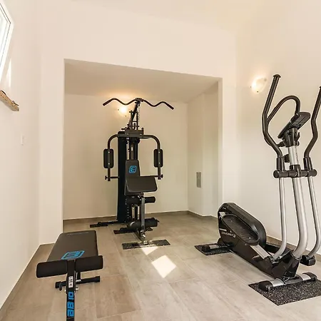 بيت للعطل Three-bedroom In Galižana