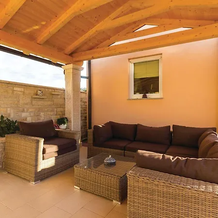 Three-bedroom In 펜션